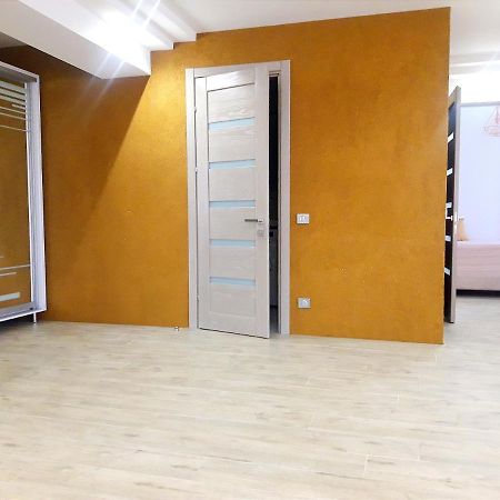 Light Apartment Center City 키시나우 외부 사진